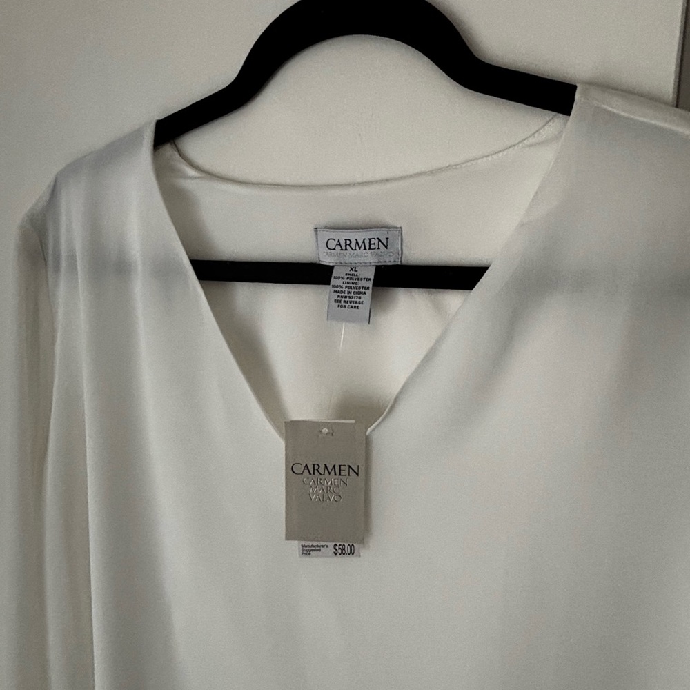 Carmen Marc Valvo soft white flowy top with sleeves